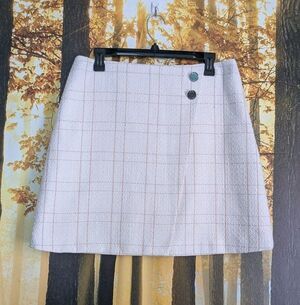 DKNY Mini Skirt Women's 10 Beige White Plaid Tweed Textured Lined Asymmetrical